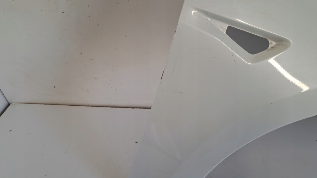 Крыло  правый  перед tesla 3 Доставка