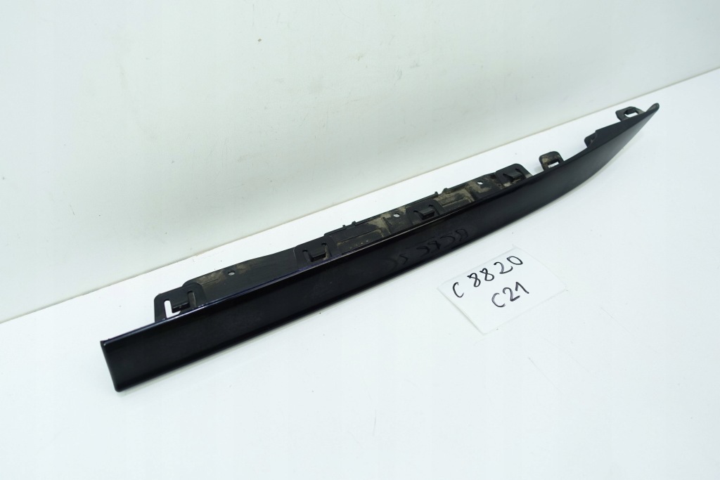 фото №2, Молдинг спойлер левый vw golf viii 8 r r-lin kombi