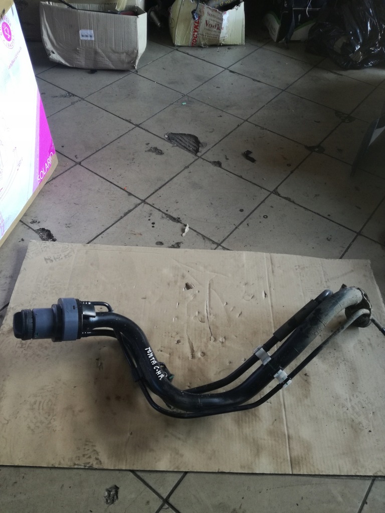 фото №1, Toyota c-hr заливная горловина топлива крышка