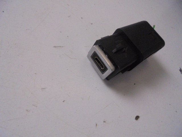 фото №1, Разъём usb peugeot 2008 ii 208 ii 2019-