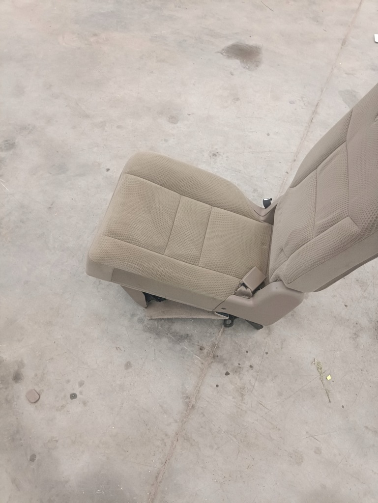 фото №8, Chrysler town country сиденья заднее сиденье задняя 3 ряд