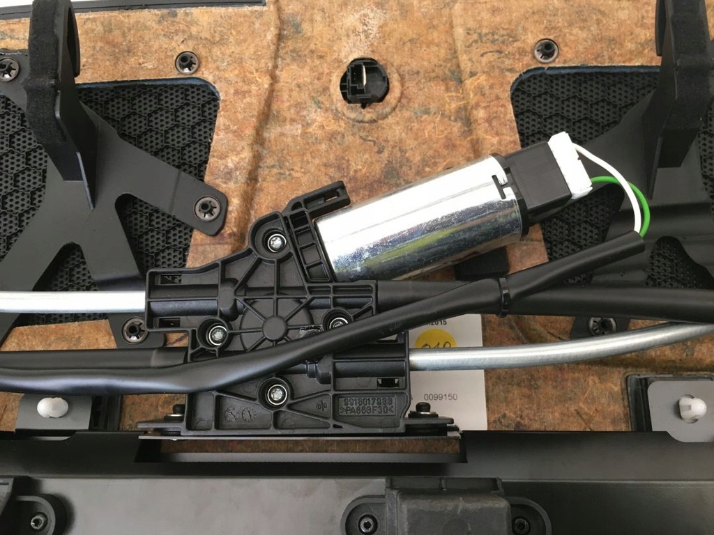 фото №13, Audi a8 d5 4n 18 - шторка задняя 4n4863412