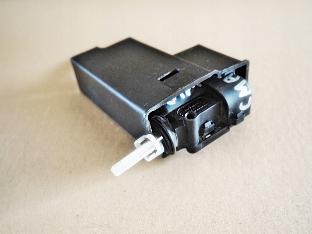 фото №6, Focus c-max привод крышка заливной топлива