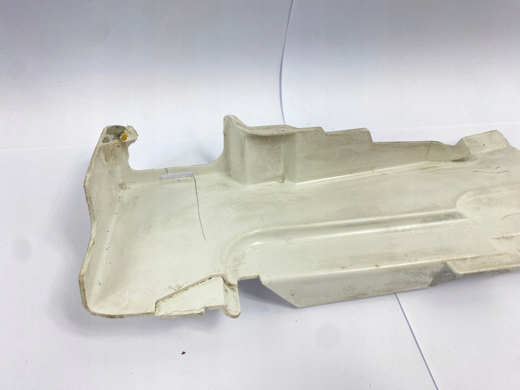 Накладка замка дверь правая  mercedes w124 1247231808 Доставка