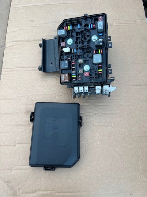 фото №1, Корпус коробка запобіжників bsi opel astra k v