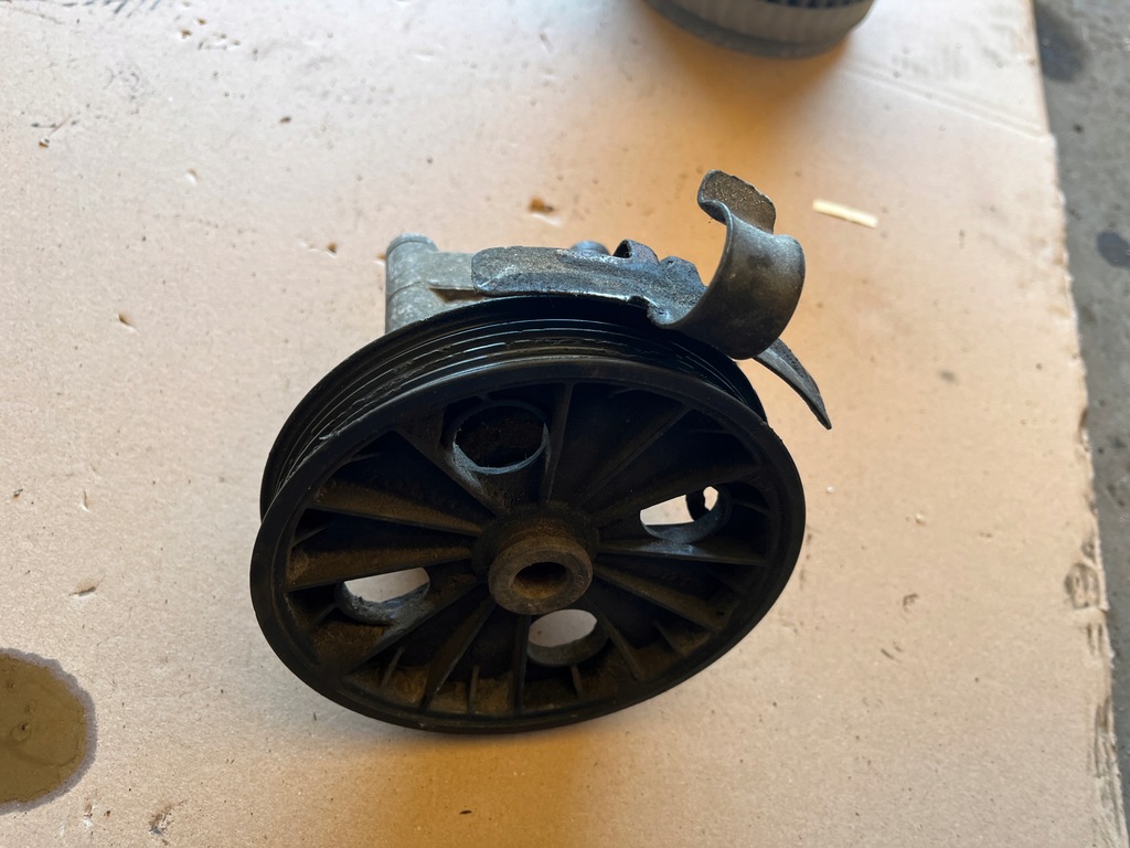 фото №1, Насос усилителя volvo s60 i 1999-2004 2.5 t