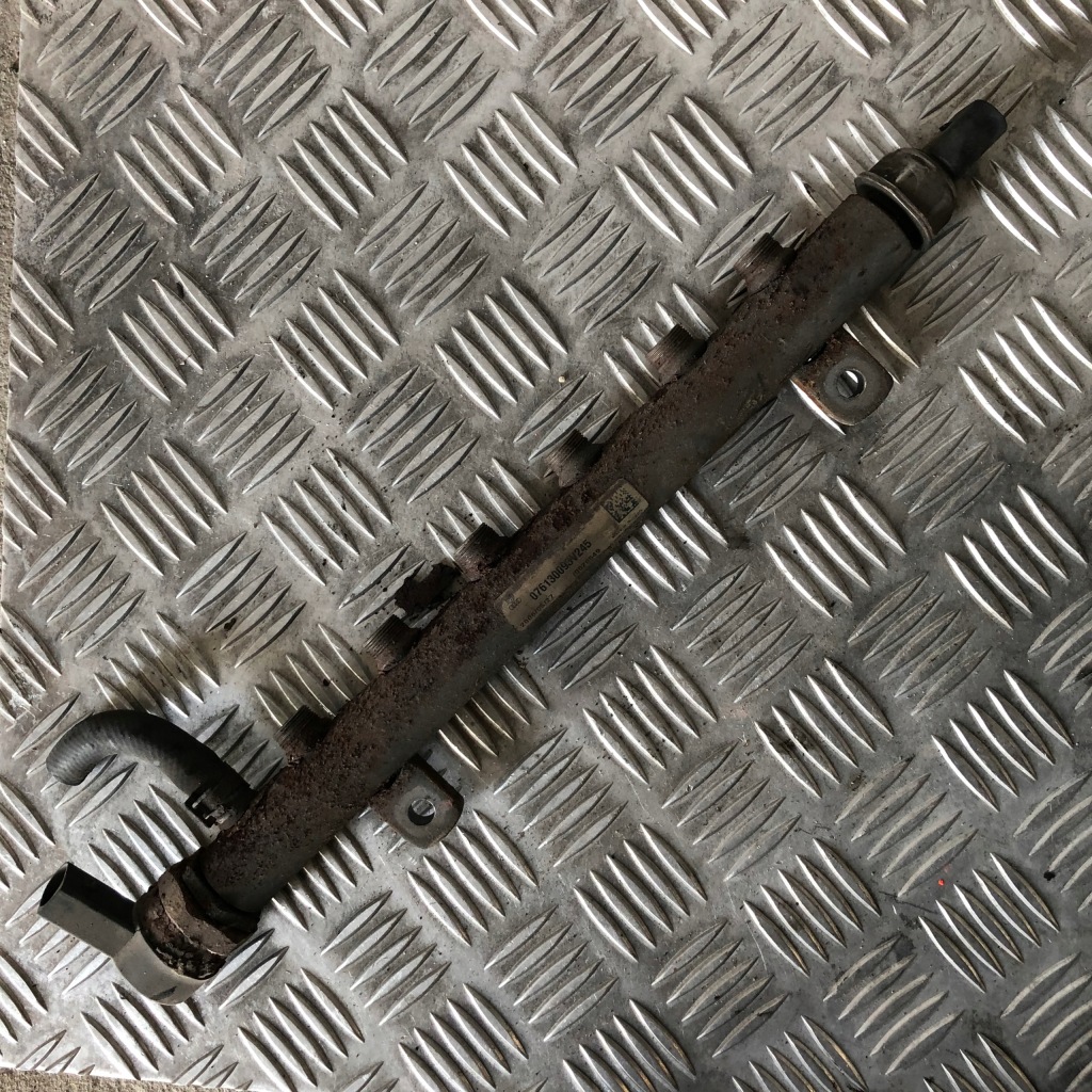 фото №1, Молдинг впрыскная vw crafter 076130093v