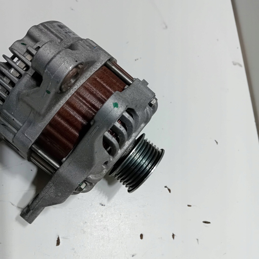 Купить Mazda генератор комплектный  малый пробег