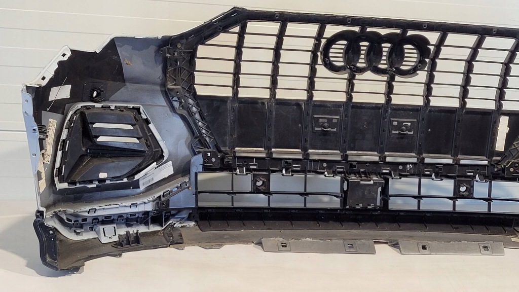 Audi q3 18-24r 83a бампер передний перед с Разборки