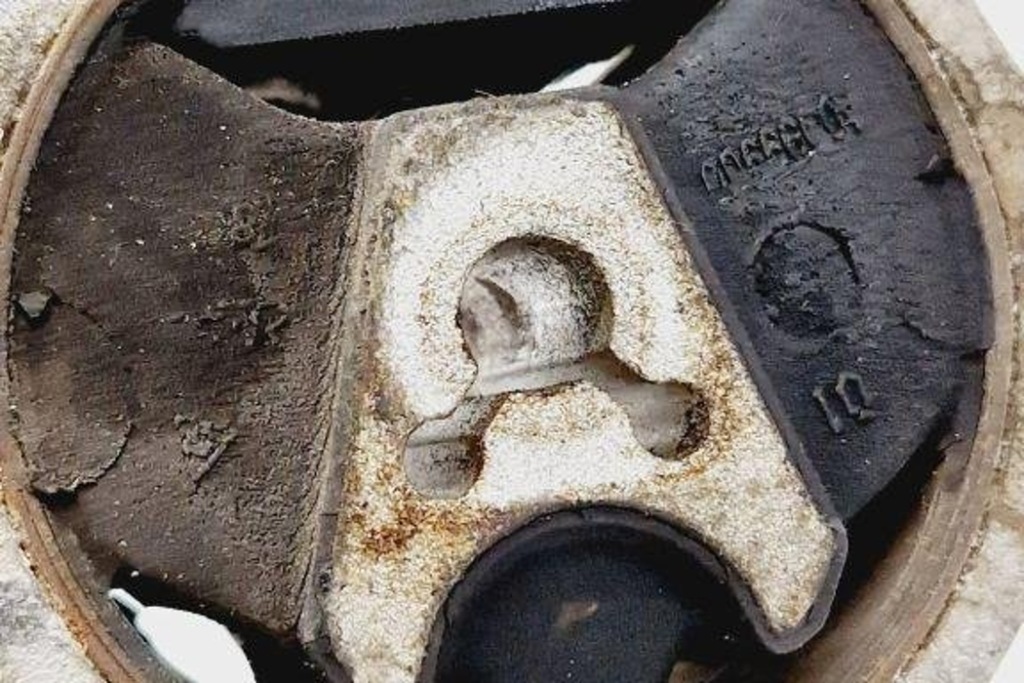 Кронштейн подшипник полуось citroën c4 2 b7 9684500180 1.6l дизель 2012 с Разборки