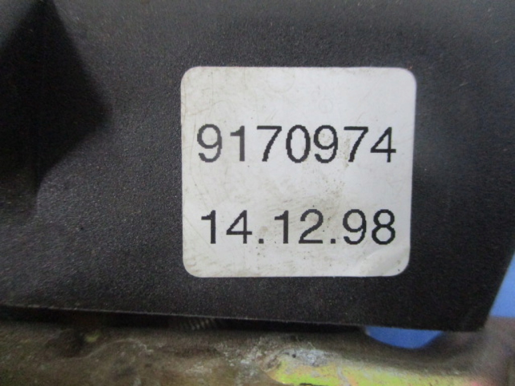 фото №7, Volvo s80 i замок крышки задняя 9170974 микровыключатель