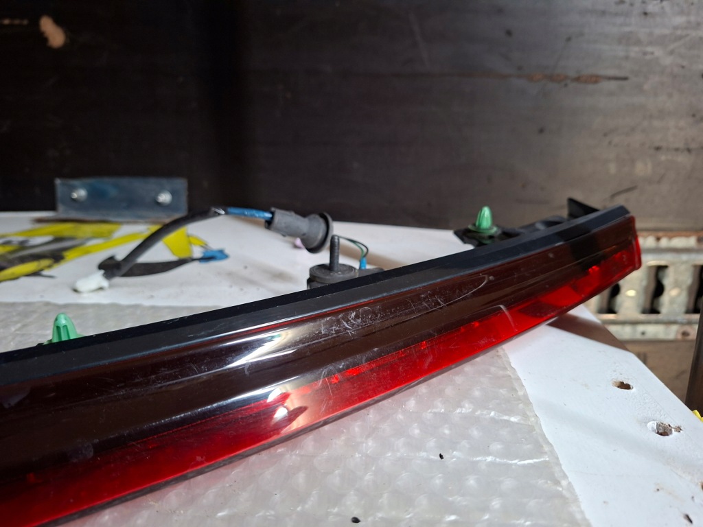 Toyota prius iv ліхтар фара стоп стоп-сигнал 81006-47041 Недорого