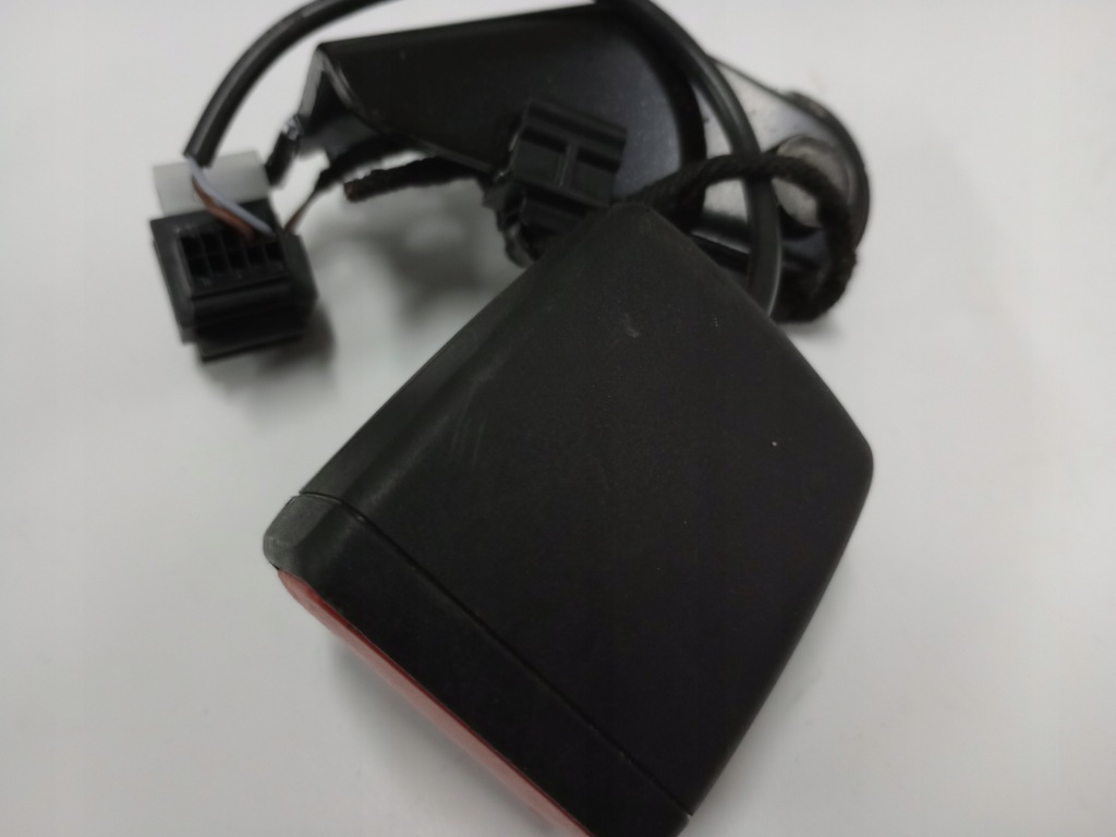 фото №9, Audi a6 c8 4k 2019 кліпса поперечина ременів правий задня 4kd857740 europa