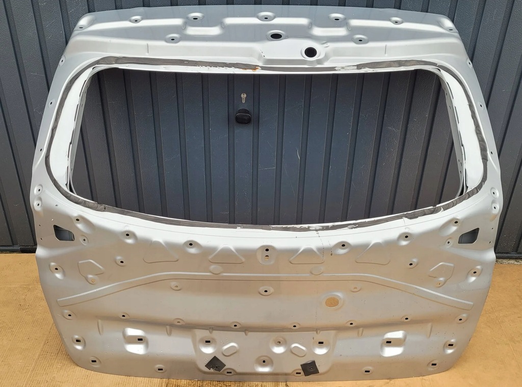 фото №1, Kia sportage v 5 крышка багажника крышка багажника задняя fv