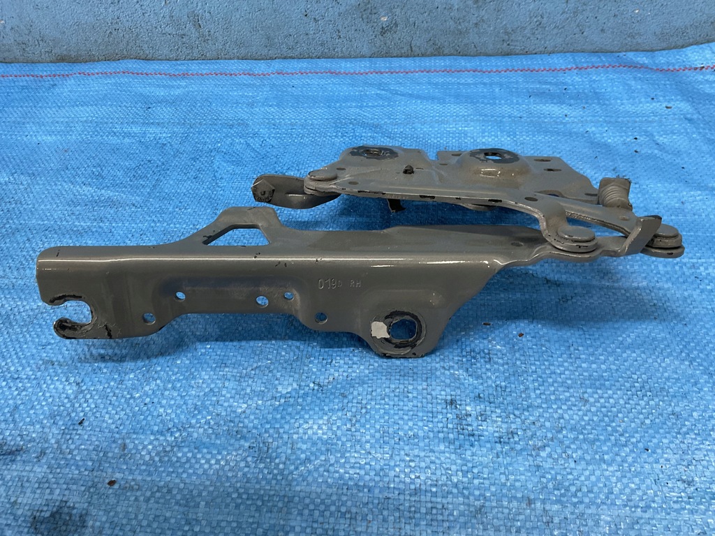 фото №6, Петля правий капот do mini clubman f54 2017r europa