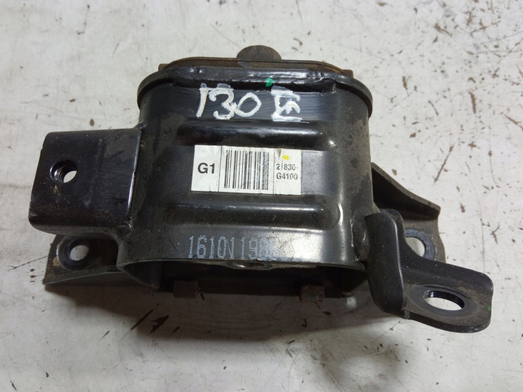 фото №1, Hyundai i30 iii кронштейн подушка 1.6 crdi 21830-g4100