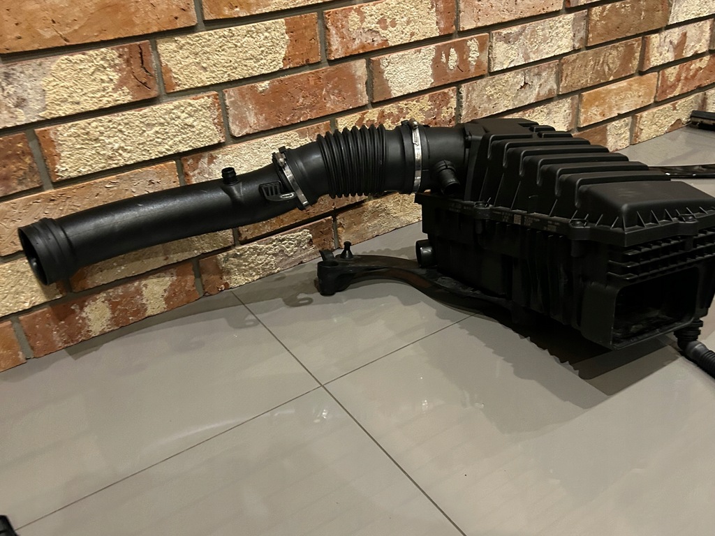 фото №6, Audi rs3 8v0 корпус фільтра повітря + впуск повітропровід pow. st.bdb!