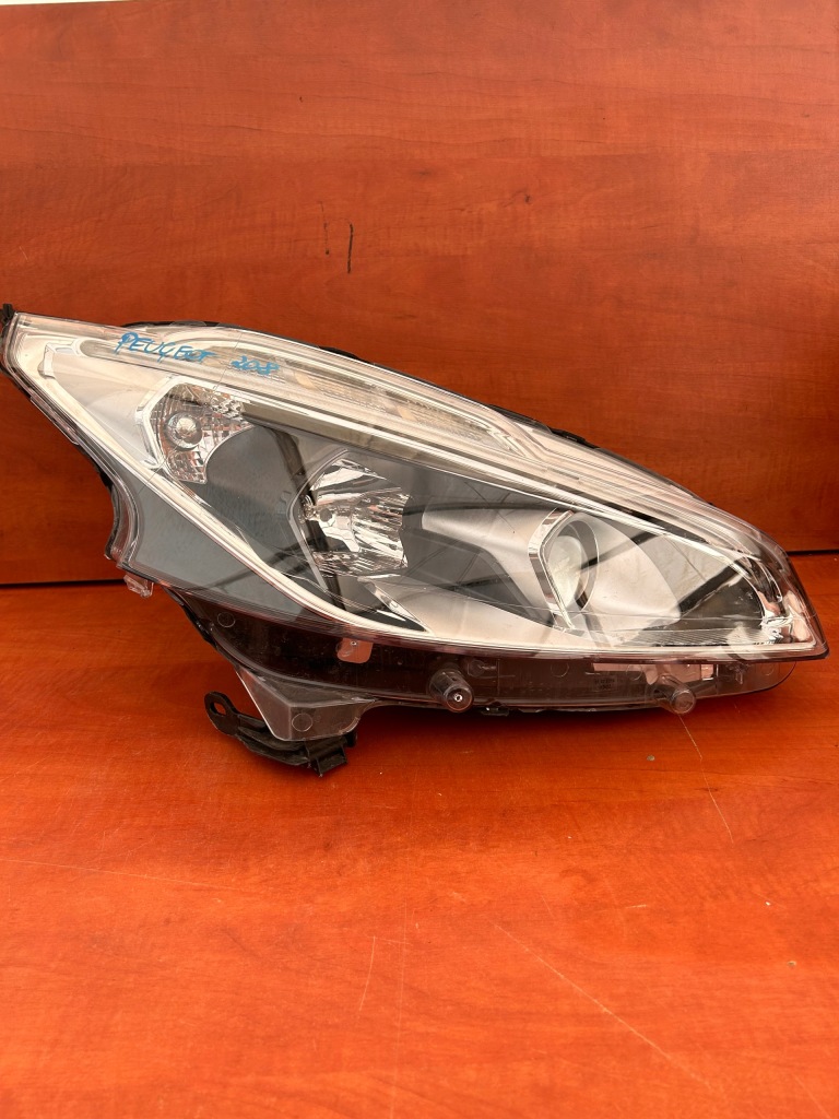 Купить Фара передняя правый  led peugeot 208 2015- рестайлинг  9810805880