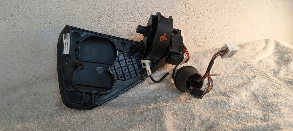 фото №7, Крышка порт зарядки tesla model 3 y