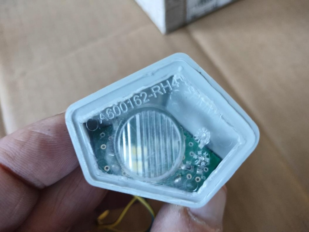 фото №1, Освещение зеркало renault megane iv правая оригинальный номер