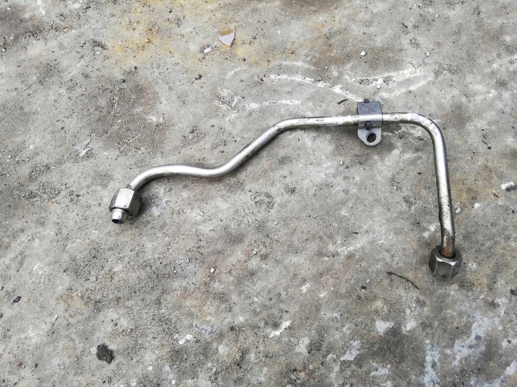 фото №1, Audi a4 b7 2.0 tfsi трубка паливна 06f127501n