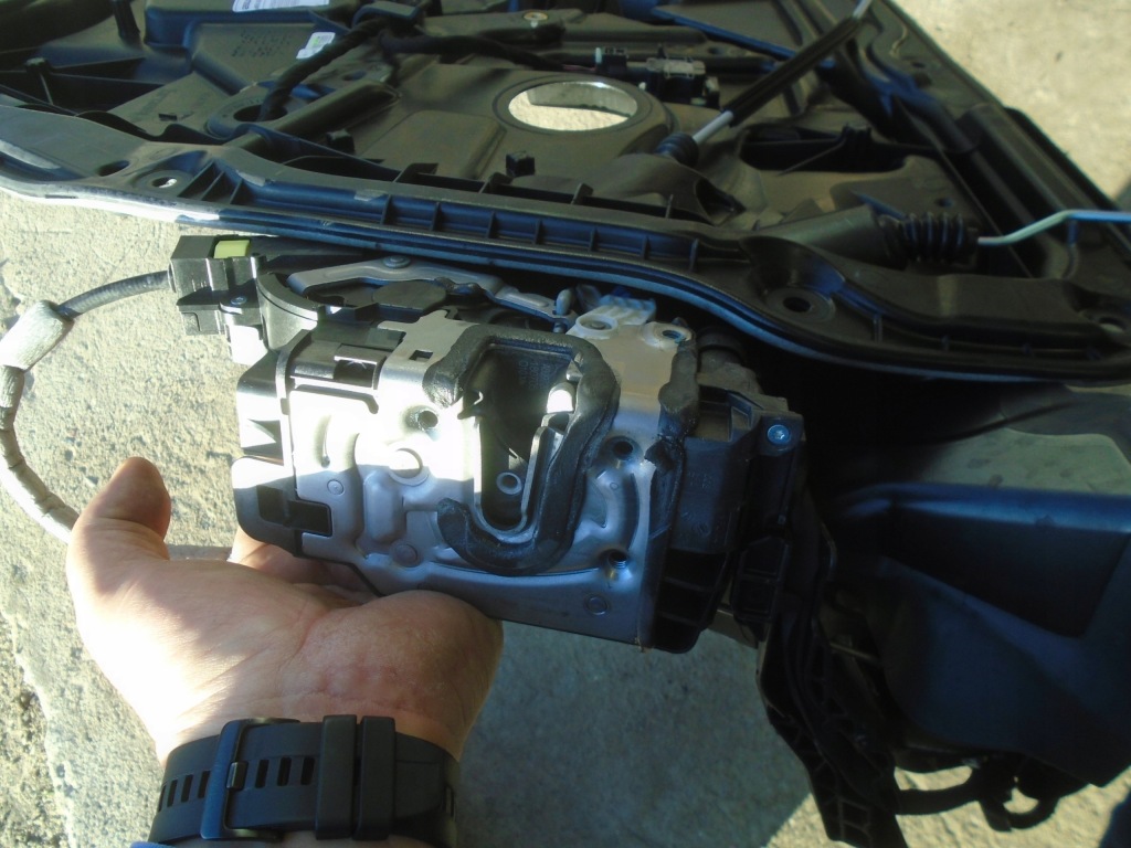 Купить Mercedes w166 замок дверь правый перед gle 18r