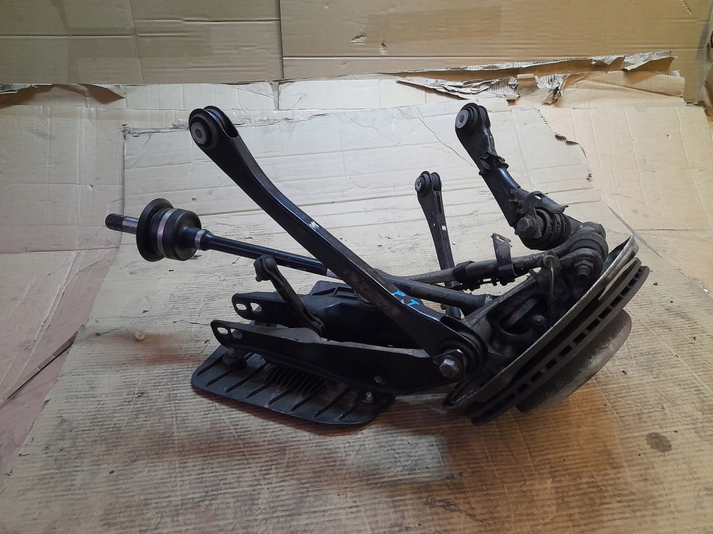 Купить Ступица поворотный кулак правый задний  bmw 5 g31