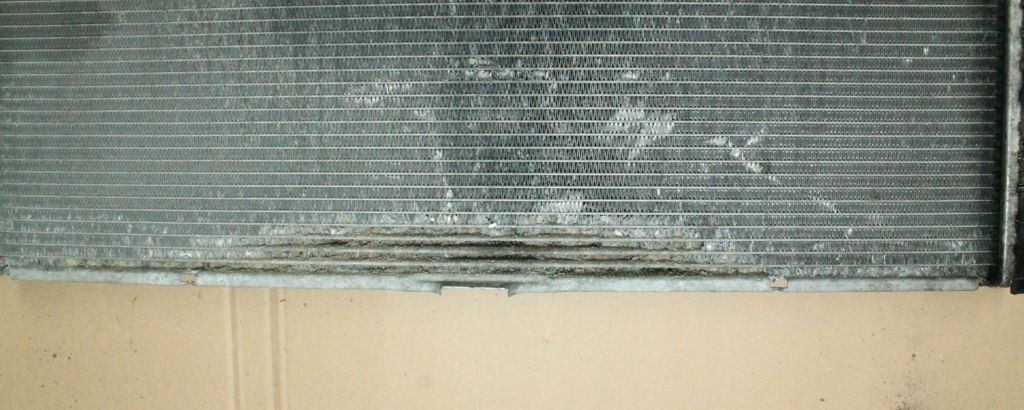 Mercedes s w221 cdi рестайлинг  радиатор воды в Украине