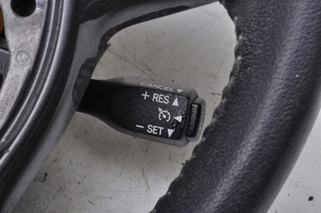 фото №6, Toyota yaris iii повітропровід шкіряний