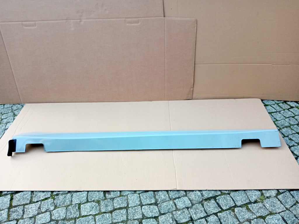 Купити Hyundai ioniq правий молдинг поріг