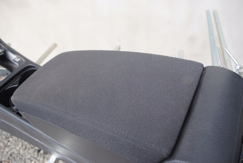 фото №5, Подлокотник с туннель чёрный vw passat b6