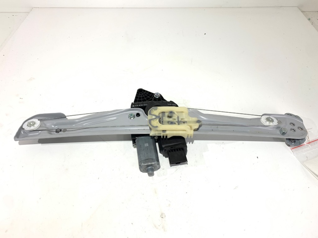 Купити Підйомник скло правий перед opel crossland 98810-p1m22 хетчбек