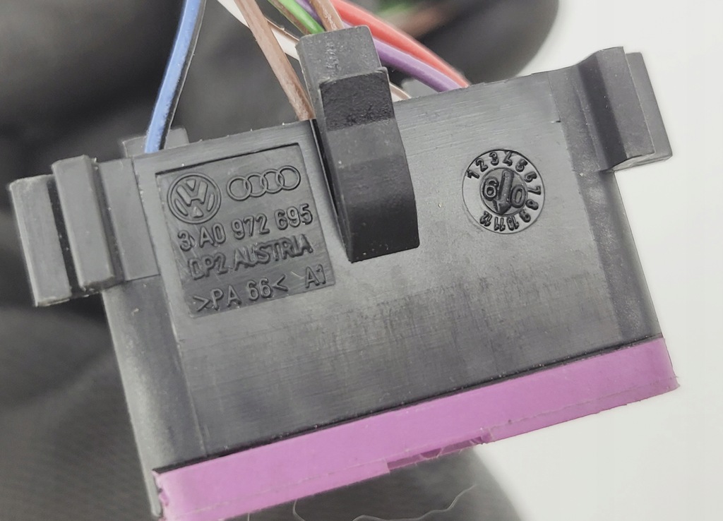 фото №7, Vw phaeton i lift штекер obd разъём диагностический 3a0972695