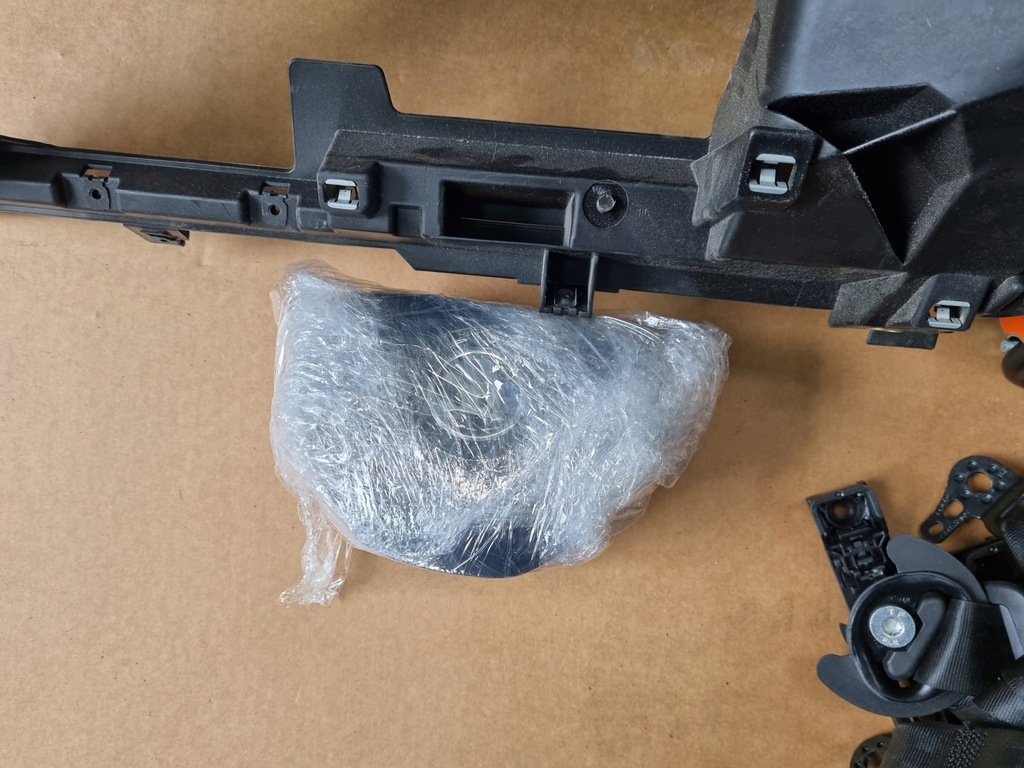 фото №11, Skoda kodiaq консоль подушка безпеки ремені оригінал комплект