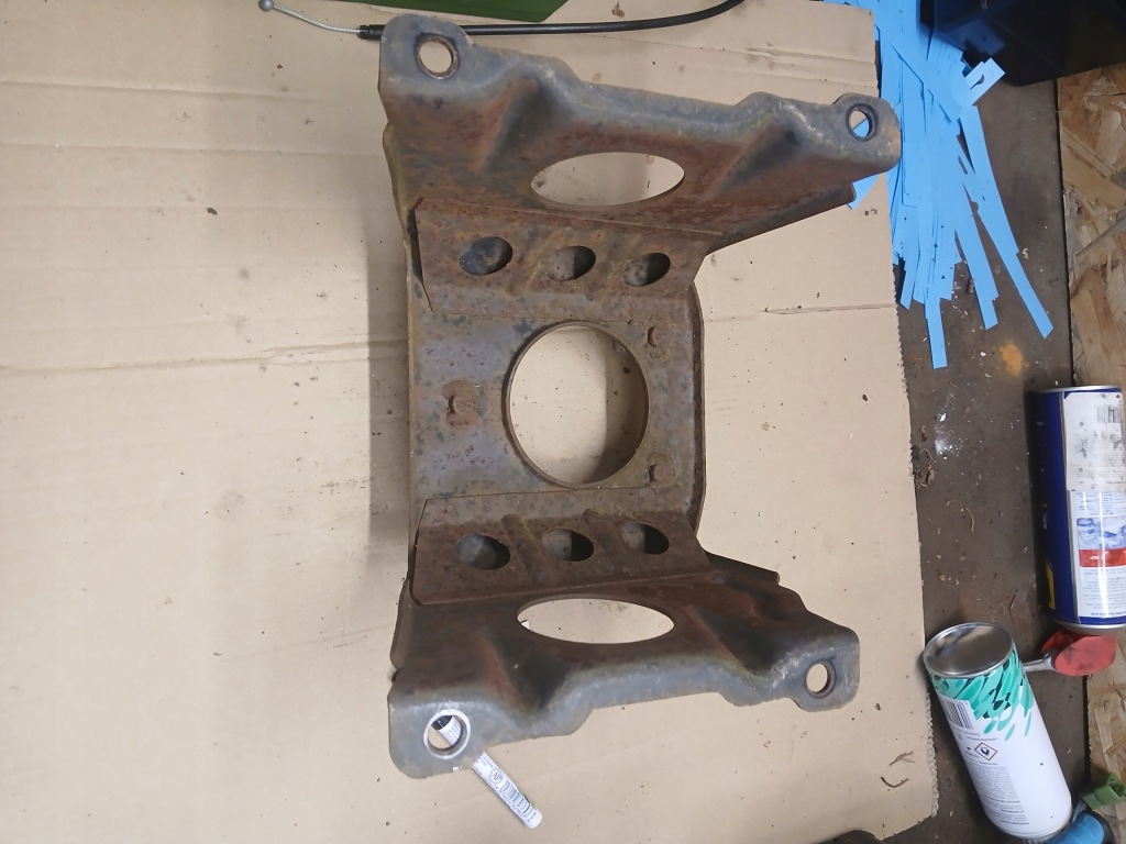 Suzuki vitara i 3d кронштейн колеса запасного в Украине