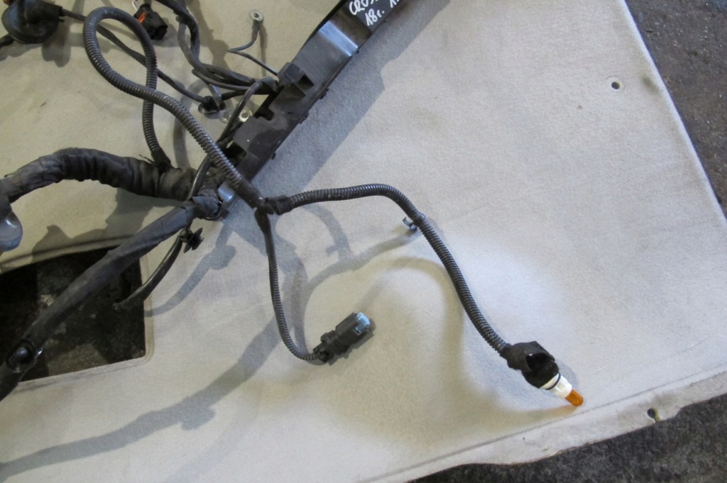 Opel crossland x p17 h75 1.2 b12xht джгут електропроводка відсік двигуна Доставка