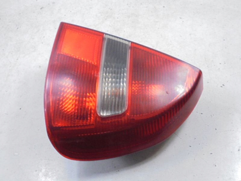 фото №7, Mitsubishi carisma лампа задняя правая lift 5d 151086