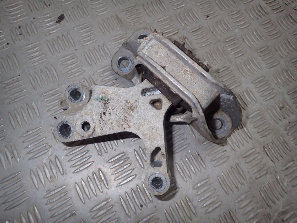 фото №1, Nissan qashqai ii j11 13- кронштейн подушка двигателя