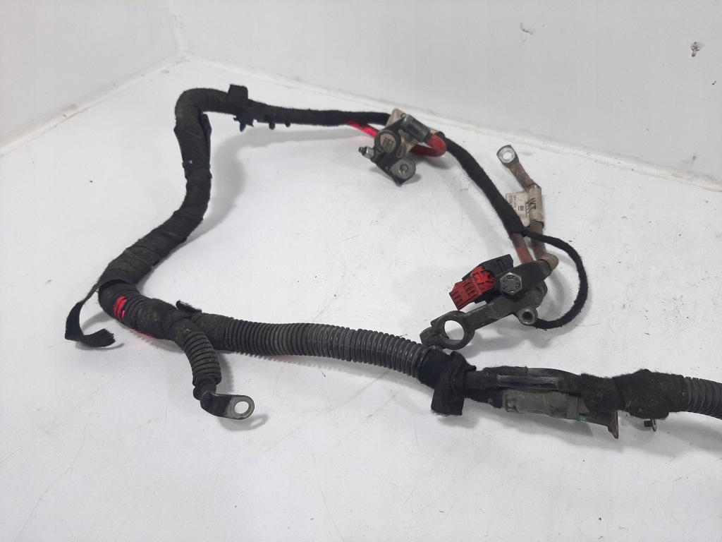 Opel zafira b 2.2dgi 16v 07r джгут акумулятор клема 13136384 Зі Шроту