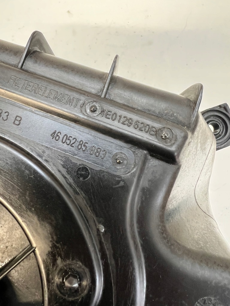 фото №5, Корпус фільтра повітря audi a8 d3 6.0 07c133836