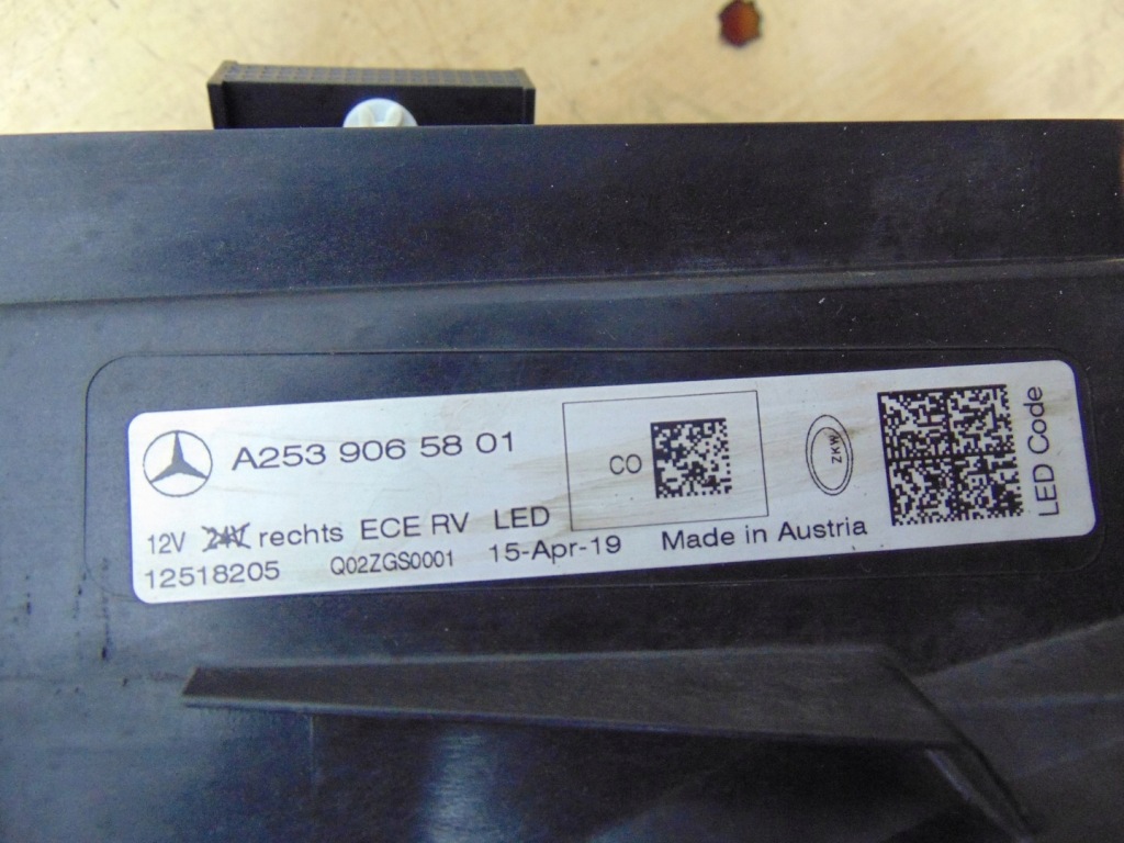 Фара правый  перед mercedes glc w253 a2539065801 европа Киев