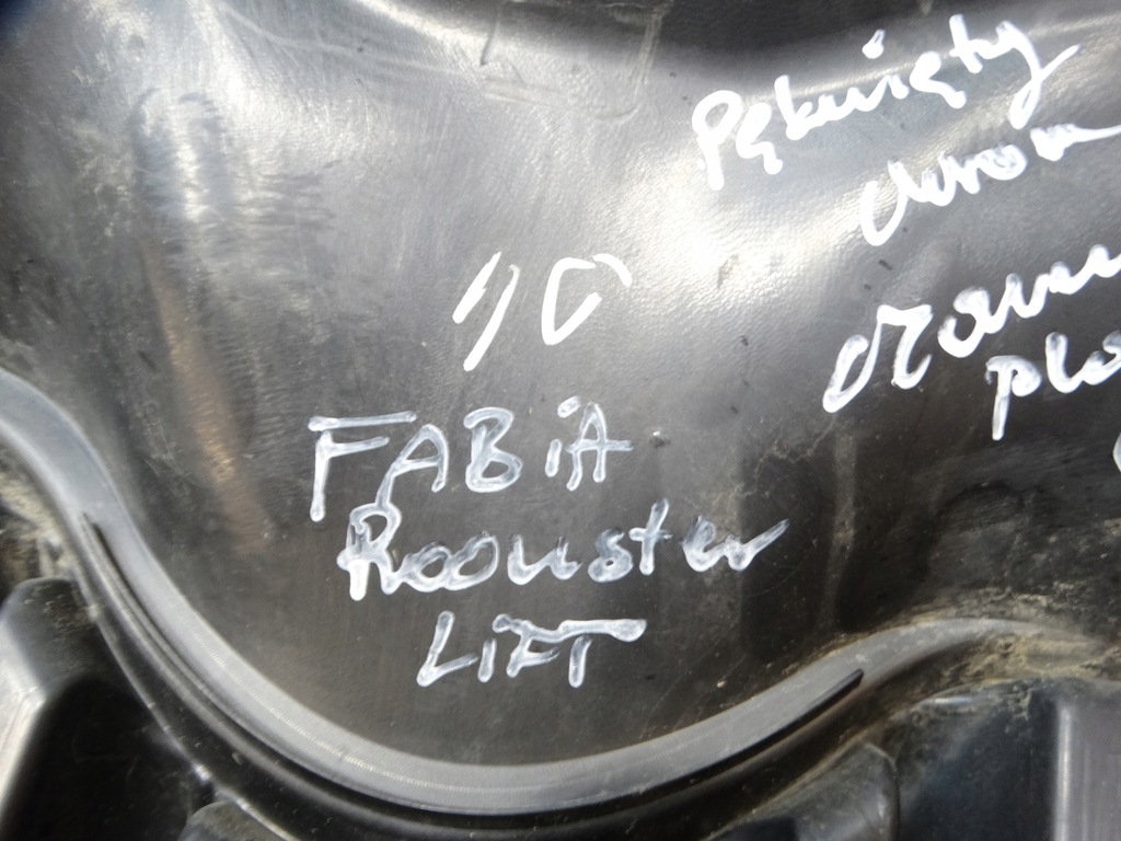 фото №14, Skoda оригинальный номер 5j0853668c решётка радиатора радиатора