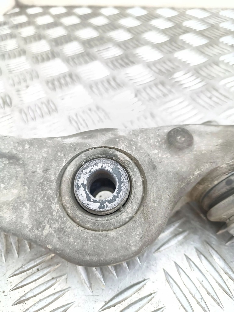 фото №7, Bmw 7 f01 f02 f03 f04 2014 нижний рычаг передний