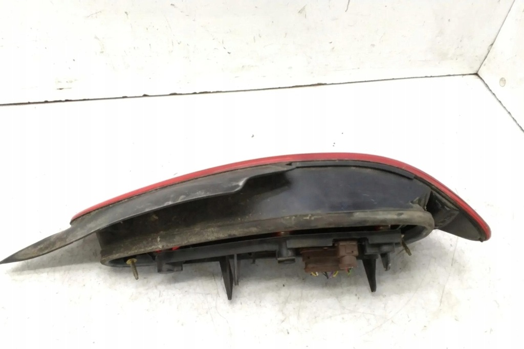 фото №10, Лампа левая задняя peugeot 406 coupe 8c e26015 2.0l бензиновый 97kw 1997