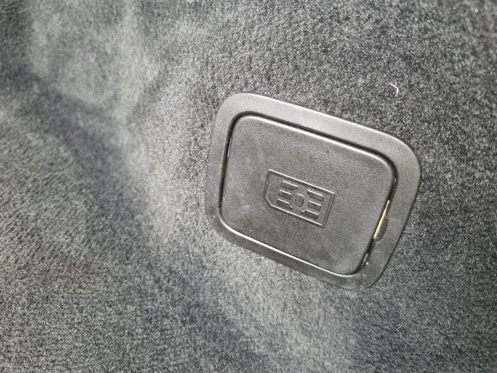 фото №9, Volvo xc60 2019 po правая обшивка