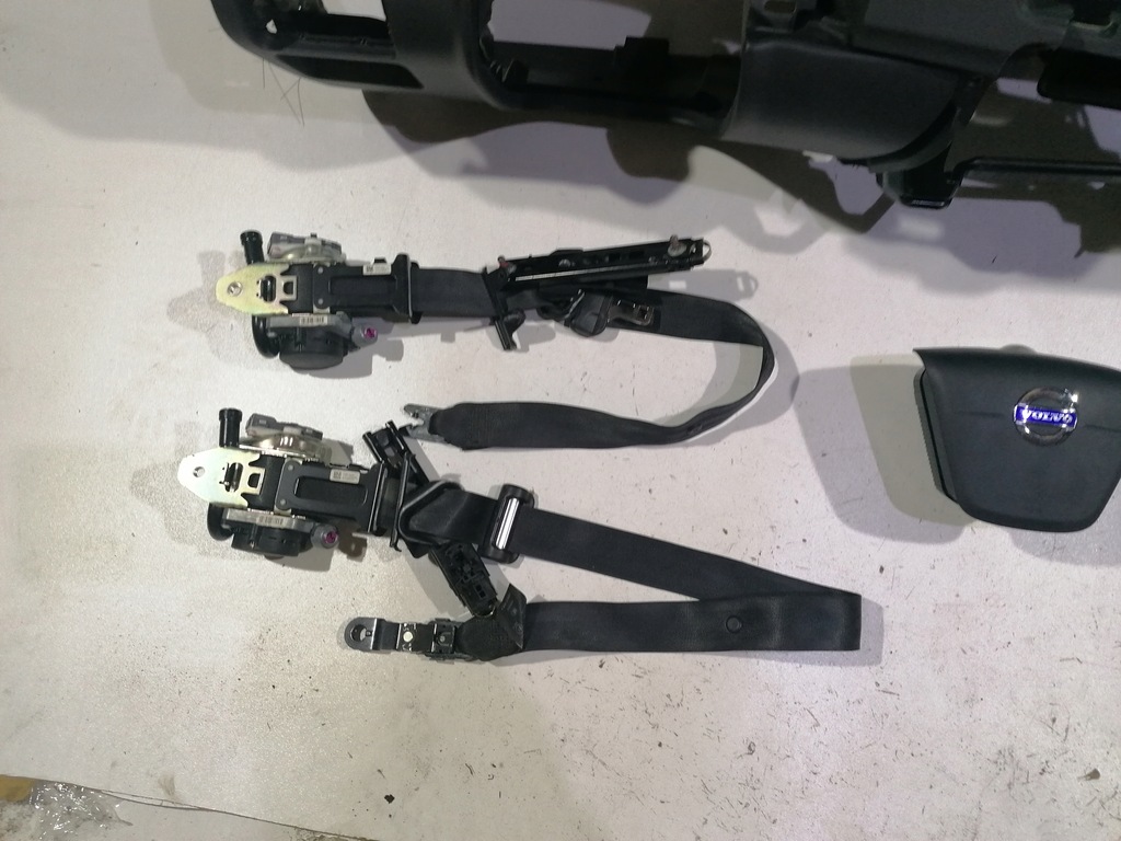 фото №5, Volvo v60 s60 i приборная панель консоль подушка безопасности подушки безопасности ремни оригинал демонтаж