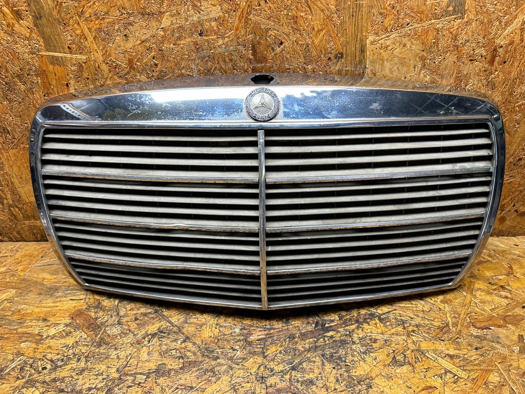 фото №1, Решітка радіатора решітка радіатора капот mercedes w123 оригінал