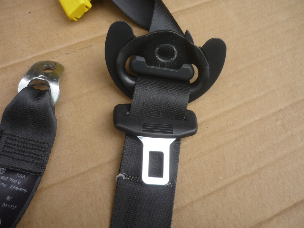 фото №7, Pas натяжитель правый перед vw jetta v golf v 5 дверь 1k4857706e