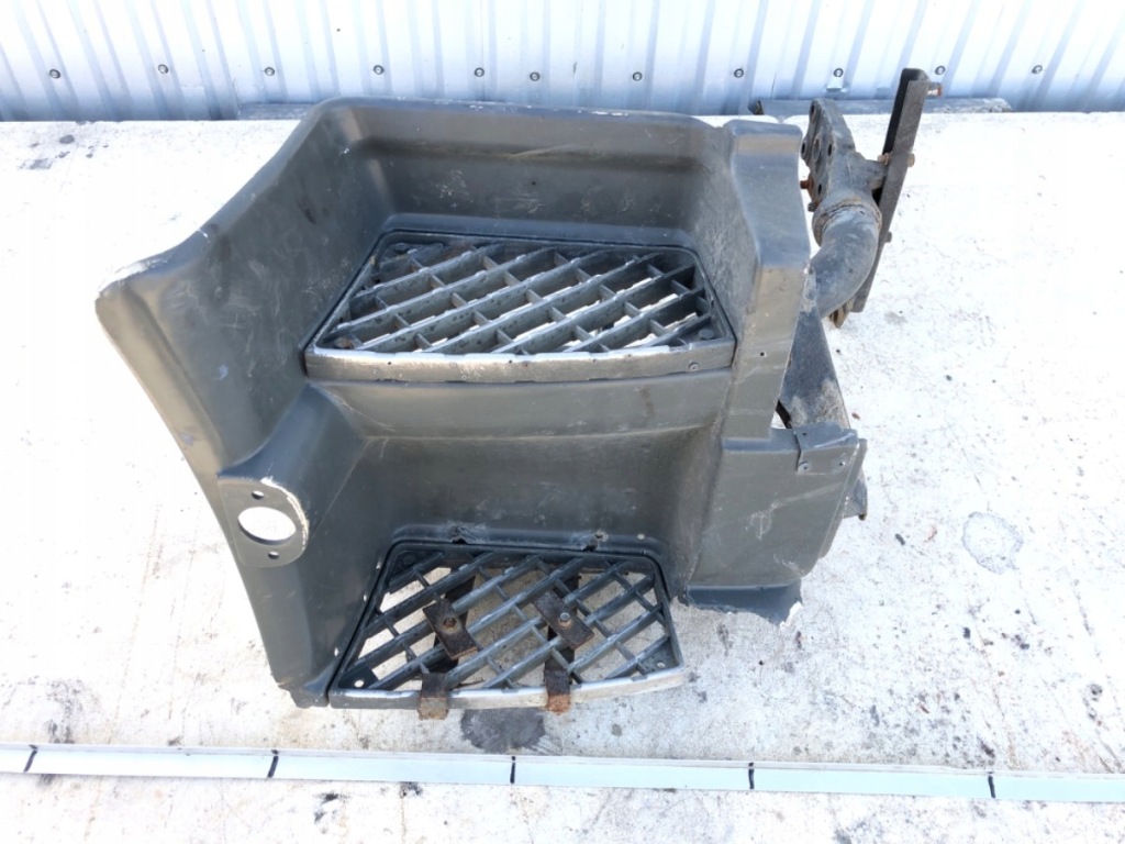 Купити Підніжка кабіни правий renault trucks midlum 220.18/d