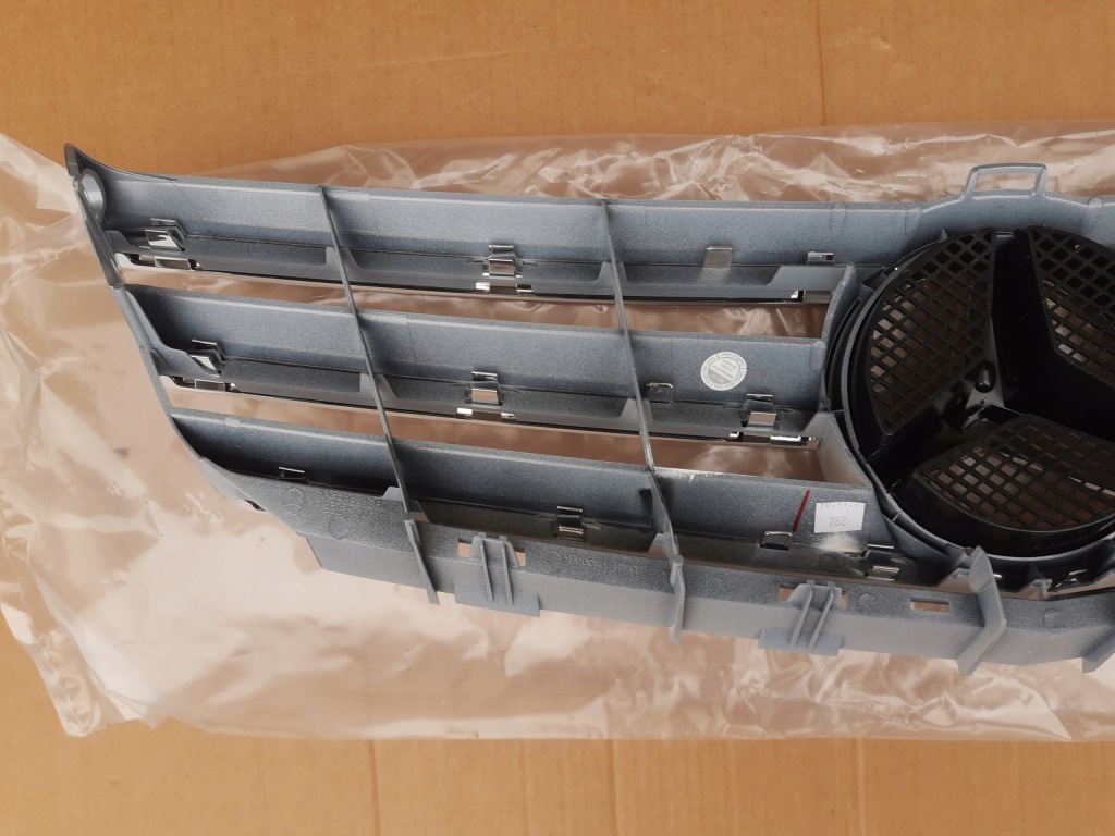 Купити Mercedes a w169 рестайлінг  решітка радіатора решітка радіатора nowa оригінальна a1698881360 a1698801583